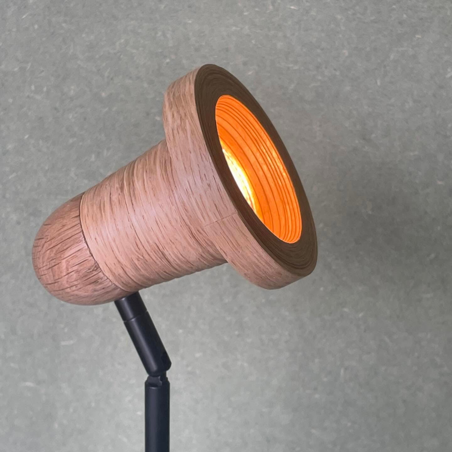 Floor lamp looko single