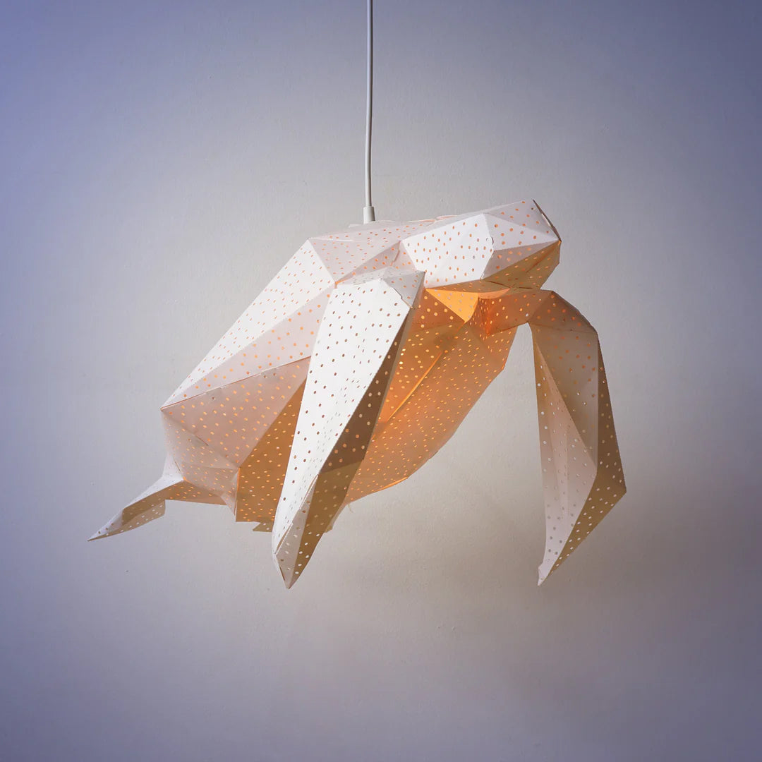Pendant sea turtle lamp